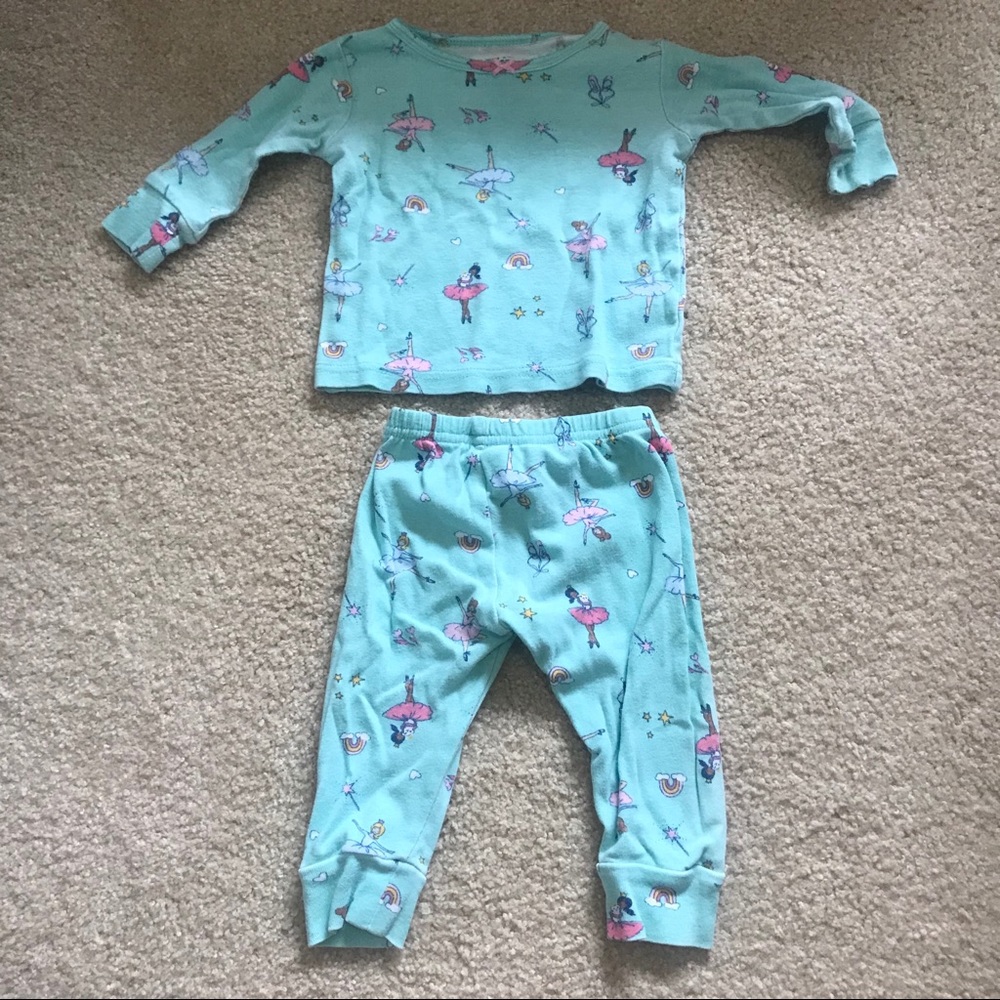 Carters baby girl 6 months 2-piece pajamas